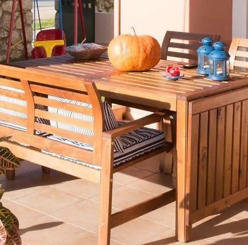 Seaside Family House * Nikiana